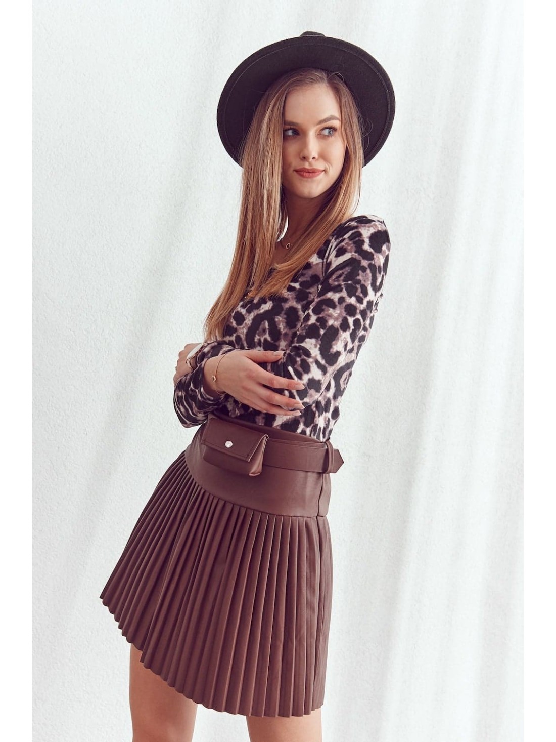 Pleated skirt made of eco-leather, dark brown 7965 - Online store - Boutique